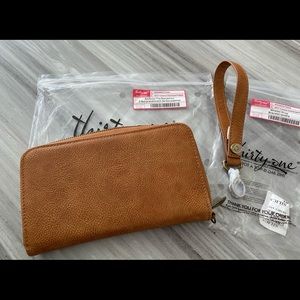 Brand NEW Thirty-one women’s wallet/wristlet